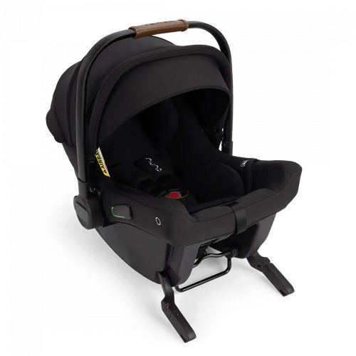 Nuna PIPA™ urbn hordozó integrált ISOFIX-el Caviar